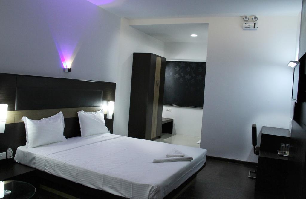 Hotel The Home Tiruppur Exterior photo