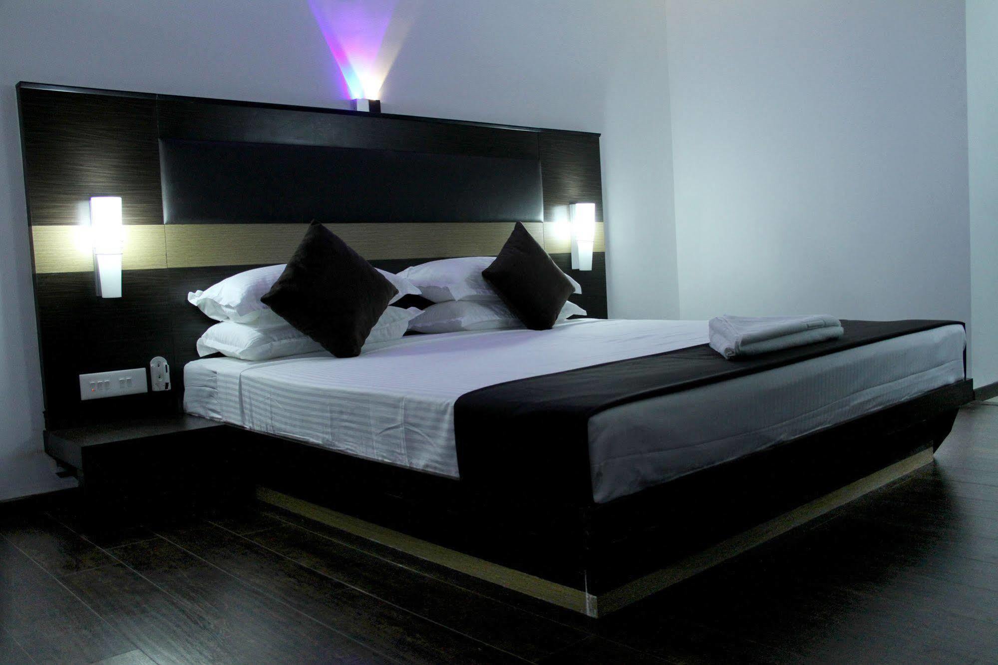 Hotel The Home Tiruppur Exterior photo